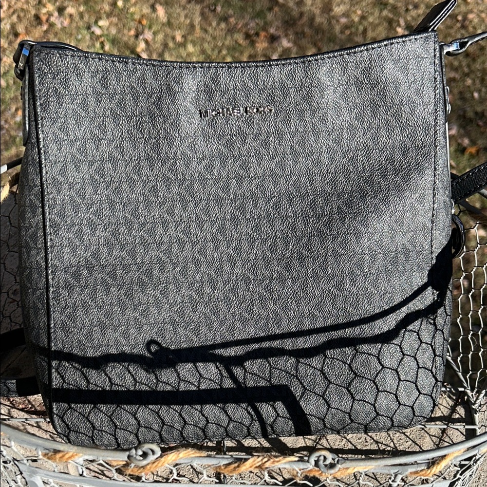 Michael Kors Charcoal Shoulder Bag EUC No Stains or Rips